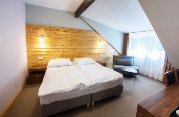 Svetlý interiér izby Comfort